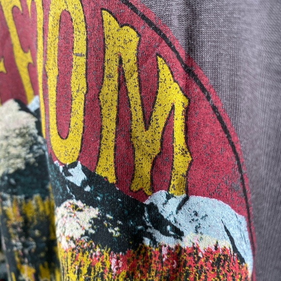 Vintage Graphic Tee - Picture 2 of 7